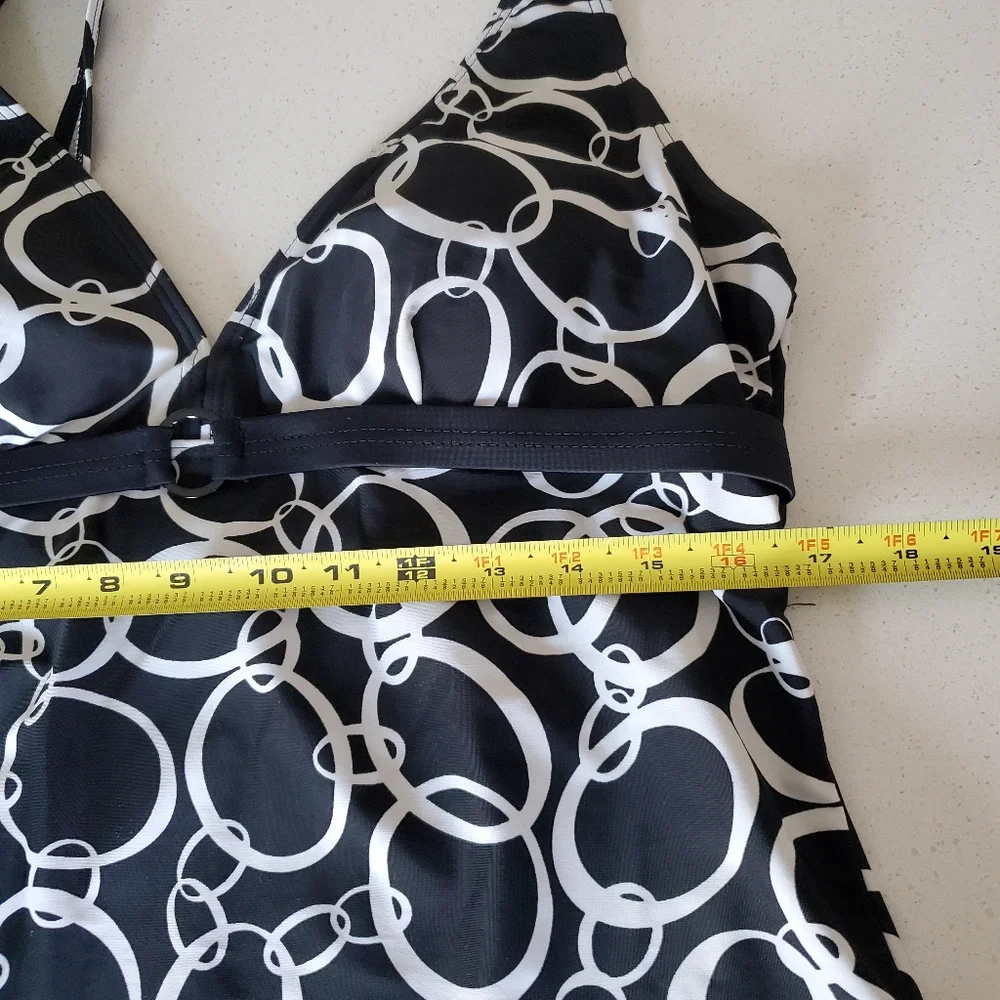 Black and white tankini set - Picture 10 of 14